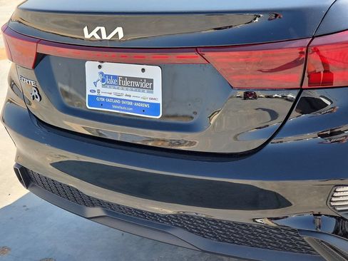 Used 2024 Kia Forte LXS w/ LXS Technology Package FWD image 14