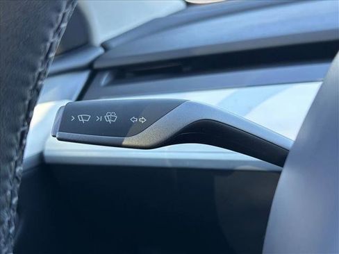 Used 2024 Tesla Model Y Long Range image 12