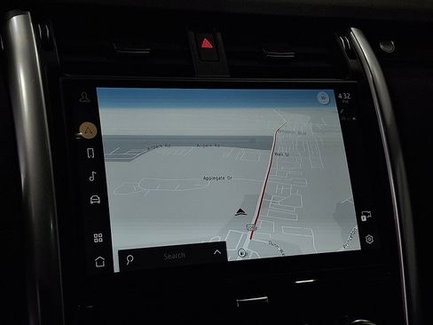 Certified 2025 Land Rover Discovery S image 17