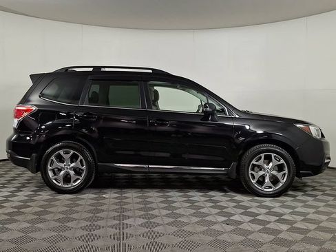 Used 2017 Subaru Forester 2.5i Touring AWD/4WD image 10