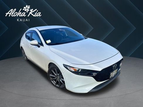 Used 2020 MAZDA MAZDA3 Hatchback w/ Preferred Package FWD image 1