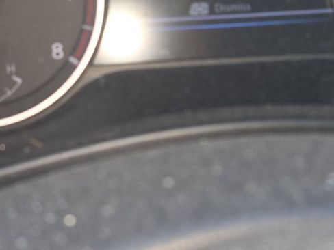 Used 2022 Nissan Sentra SV image 2