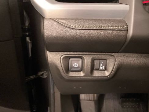 Used 2017 GMC Acadia SLT w/ LPO, Cargo Package AWD/4WD image 18
