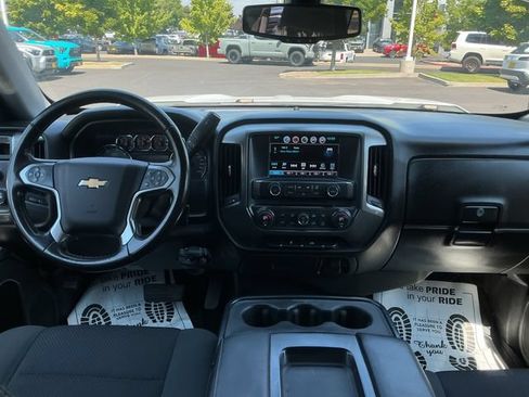 Used 2018 Chevrolet Silverado 1500 LT w/ LT Eassist Package AWD/4WD image 21