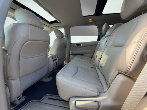 Used 2015 Nissan Pathfinder Platinum w/ Cargo Package FWD image 18