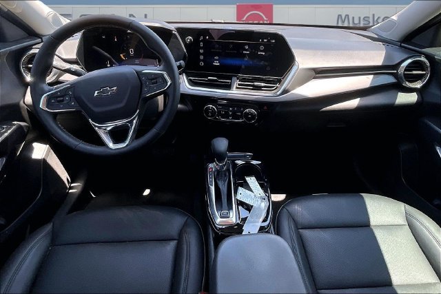 Used 2025 Chevrolet Trax ACTIV w/ Driver Confidence Package FWD image 7