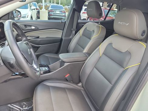 Used 2025 Chevrolet Trax ACTIV w/ Driver Confidence Package FWD image 24