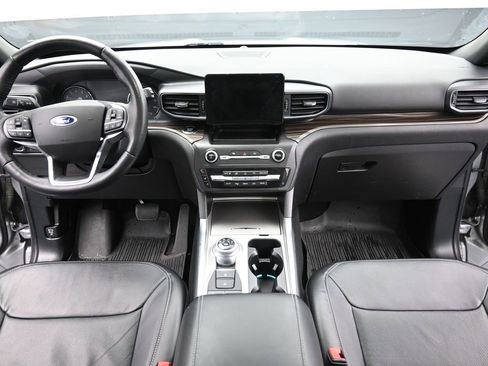 Used 2020 Ford Explorer Limited w/ Class III Trailer Tow Package image 28