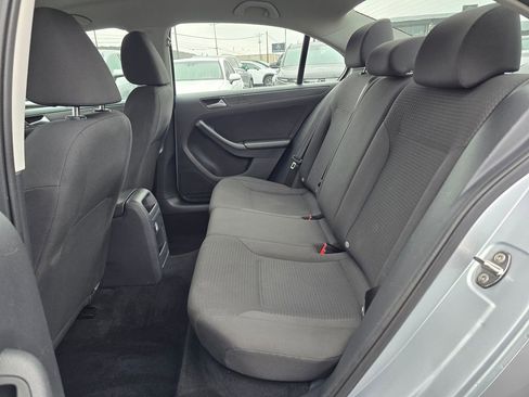 Used 2015 Volkswagen Jetta S image 16