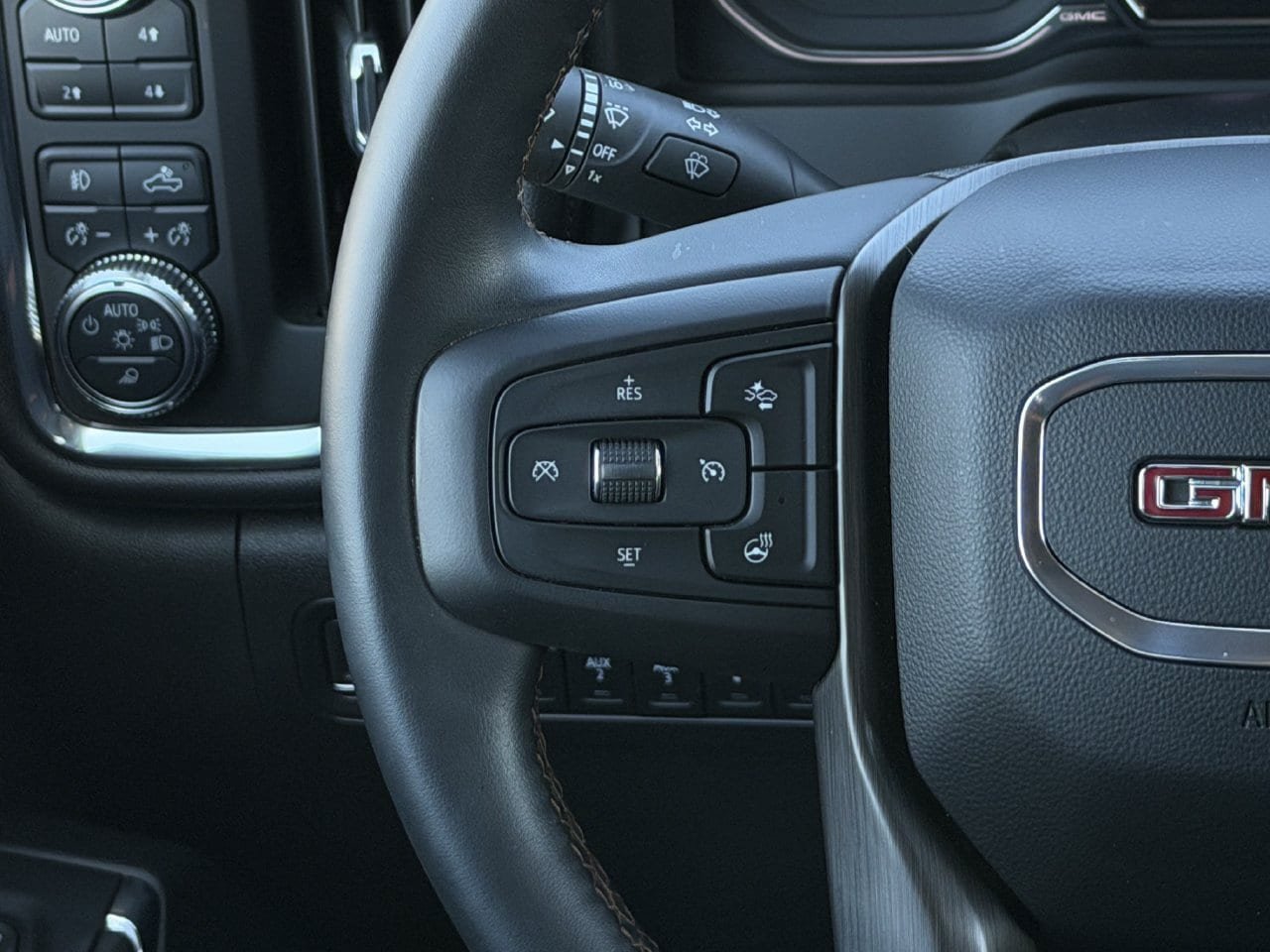 Used 2023 GMC Sierra 3500 AT4 w/ AT4 Premium Plus Package AWD/4WD image 12