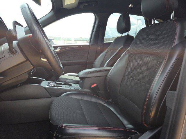 Certified 2025 Ford Escape ST-Line FWD image 31