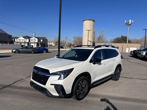 Used 2024 Subaru Ascent Limited w/ Technology Package image 9