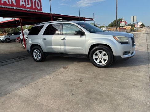 Used 2016 GMC Acadia SLE FWD image 2