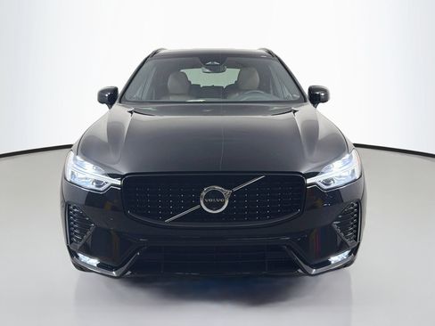 Certified 2024 Volvo XC60 B5 Plus AWD/4WD image 2