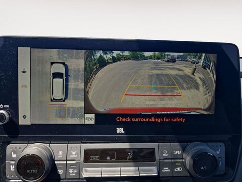 Used 2024 Toyota Grand Highlander AWD Hybrid image 16