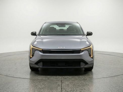 Used 2025 Kia K4 LXS image 2
