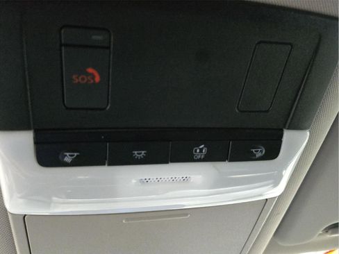 Used 2025 Nissan Rogue SV FWD image 17