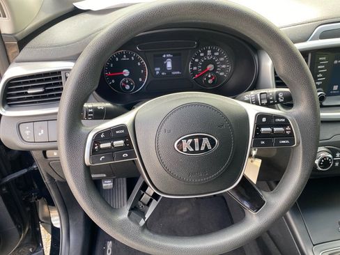 Used 2019 Kia Sorento L FWD image 12