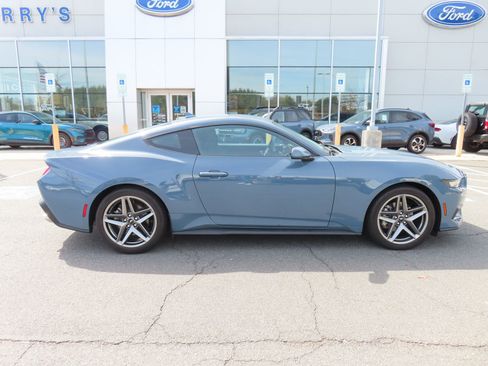 Certified 2024 Ford Mustang Coupe image 4