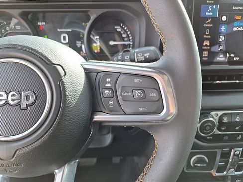 Used 2024 Jeep Wrangler Unlimited Sahara image 34