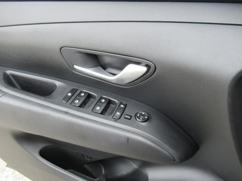 Used 2024 Hyundai Tucson SEL FWD image 19