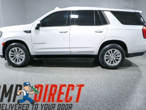 Used 2023 GMC Yukon SLT AWD/4WD image 9