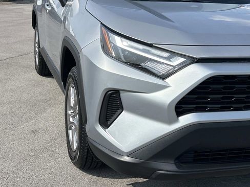 Used 2022 Toyota RAV4 XLE FWD image 11