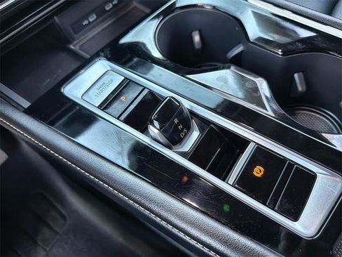 Used 2024 Volkswagen Atlas SE w/ Black Wheel Package image 21