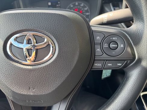 Used 2024 Toyota Corolla LE FWD image 30