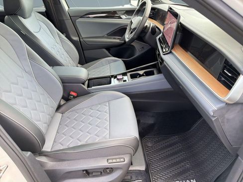 New 2026 Volkswagen Tiguan SEL R-Line AWD/4WD image 30
