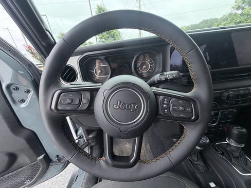 Used 2024 Jeep Wrangler Unlimited Sport AWD/4WD image 14