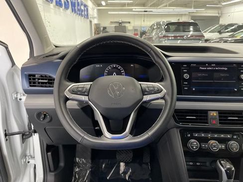 Used 2024 Volkswagen Taos SE w/ Panoramic Sunroof Package AWD/4WD image 15