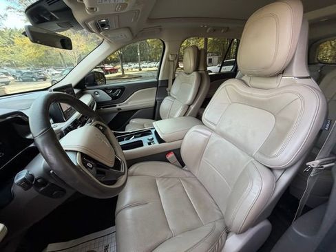 Used 2020 Lincoln Aviator Reserve w/ Equipment Group 201A image 12