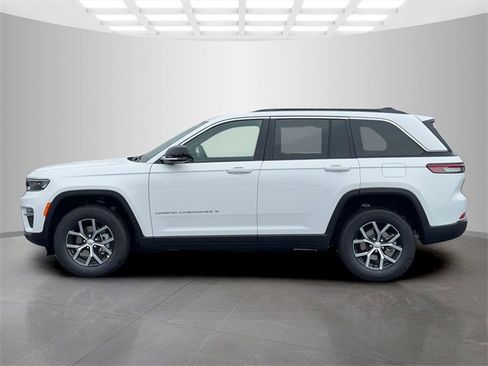 New 2025 Jeep Grand Cherokee Limited image 4