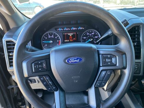 Used 2022 Ford F250 XLT w/ XLT Premium Package AWD/4WD image 16