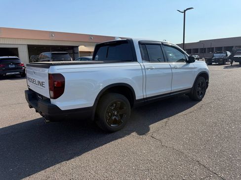 Used 2024 Honda Ridgeline Black Edition image 5