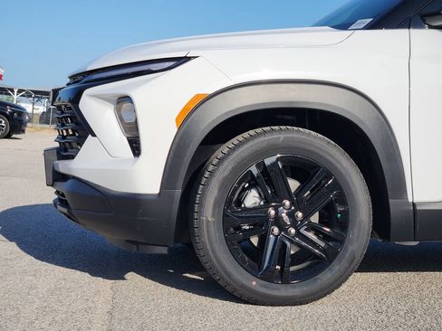 New 2026 Chevrolet TrailBlazer LT w/ Midnight Edition FWD image 5
