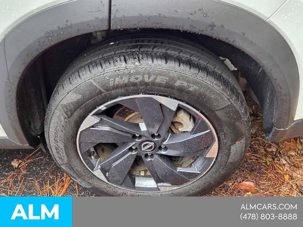 Used 2025 Nissan Rogue SV FWD image 26