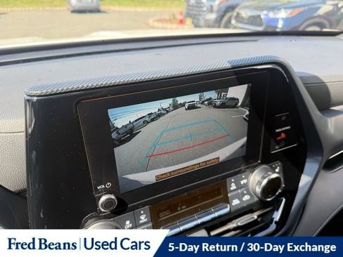 Used 2023 Toyota Highlander XSE AWD/4WD image 16