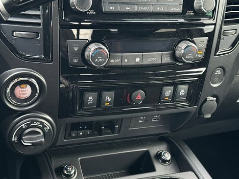Used 2021 Nissan Titan PRO-4X w/ Pro-4x Convenience Package image 20