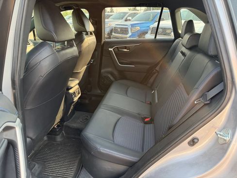 Used 2019 Toyota RAV4 XSE AWD/4WD image 4