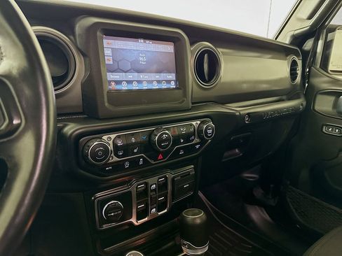 Used 2022 Jeep Wrangler Unlimited Sport image 17