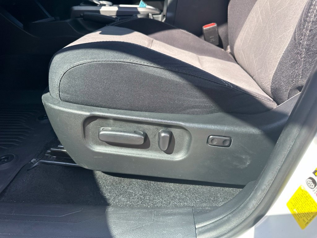 Used 2022 Toyota Tacoma TRD Sport w/ Technology Package RWD image 17