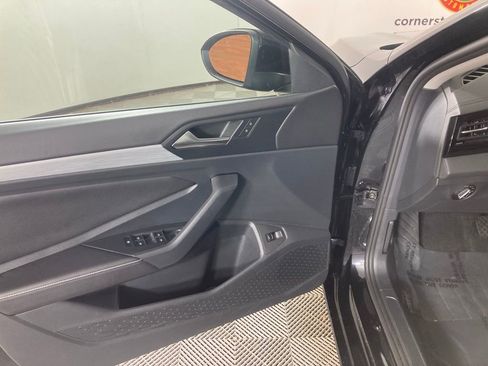 Used 2025 Volkswagen Jetta S image 11