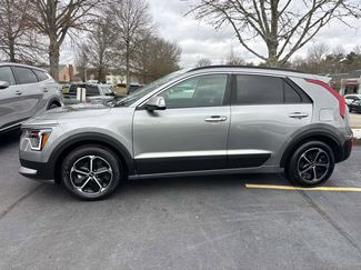 Used 2024 Kia Niro EX video 2
