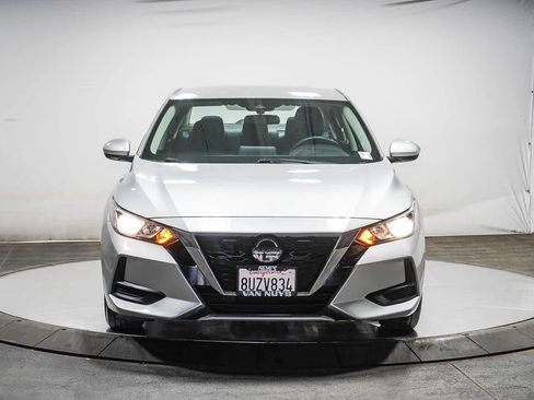 Used 2021 Nissan Sentra SV image 3