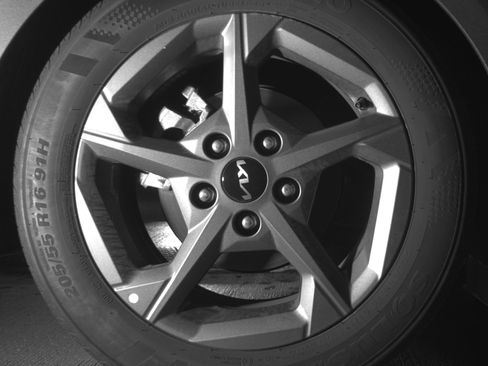 Used 2025 Kia K4 LXS FWD image 15