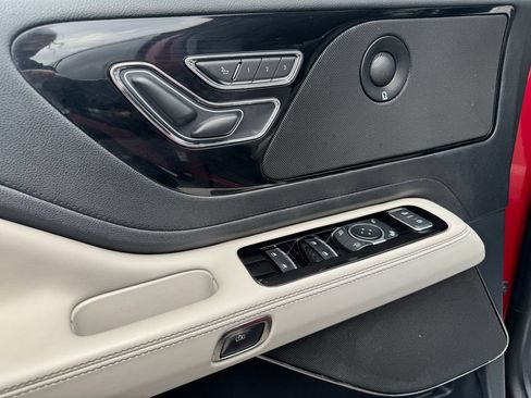 Used 2025 Lincoln Aviator AWD w/ Equipment Group 101A image 19