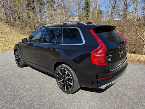 Used 2019 Volvo XC90 T6 Momentum w/ Protection Package Premier image 8