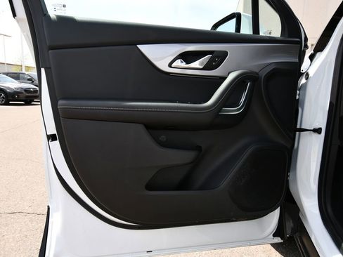 Used 2025 Chevrolet Blazer LT AWD/4WD image 14
